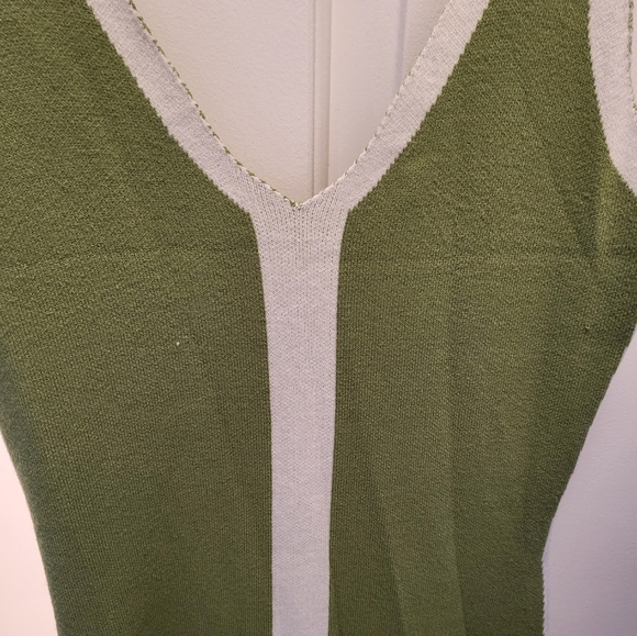 Green Dress - Picture 3 of 3